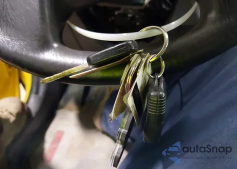 2003 Ford Escape Xlt z USA, uszkodzony, nr VIN 1FMYU93113KA13036